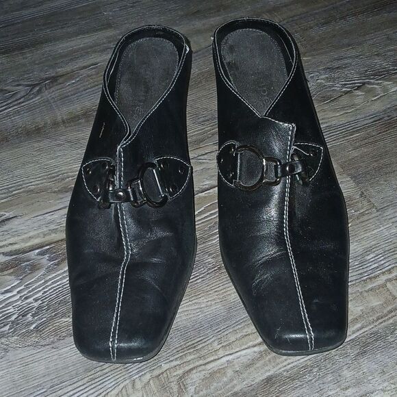 Maripe black buckle cinches mules Sz 8.5 EUC - Picture 2 of 6